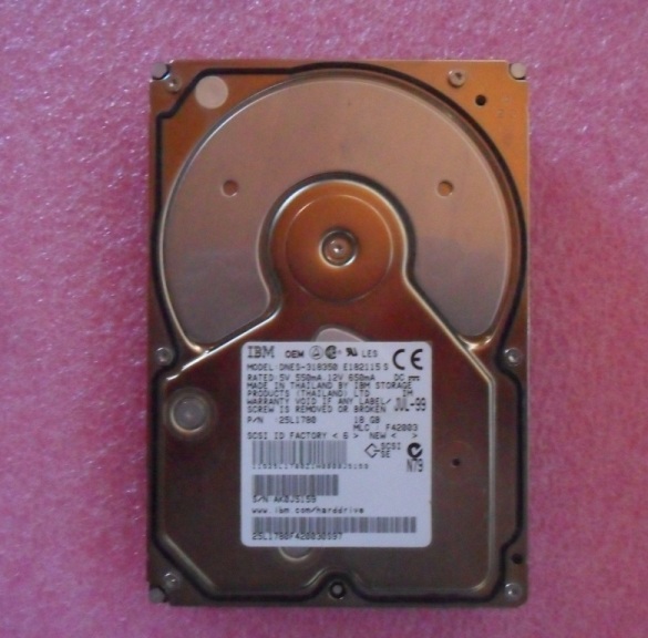 IBM DNES-318350  25L1780 18GB 7200rpm 50 Pin Internal Hard Drive.JPG